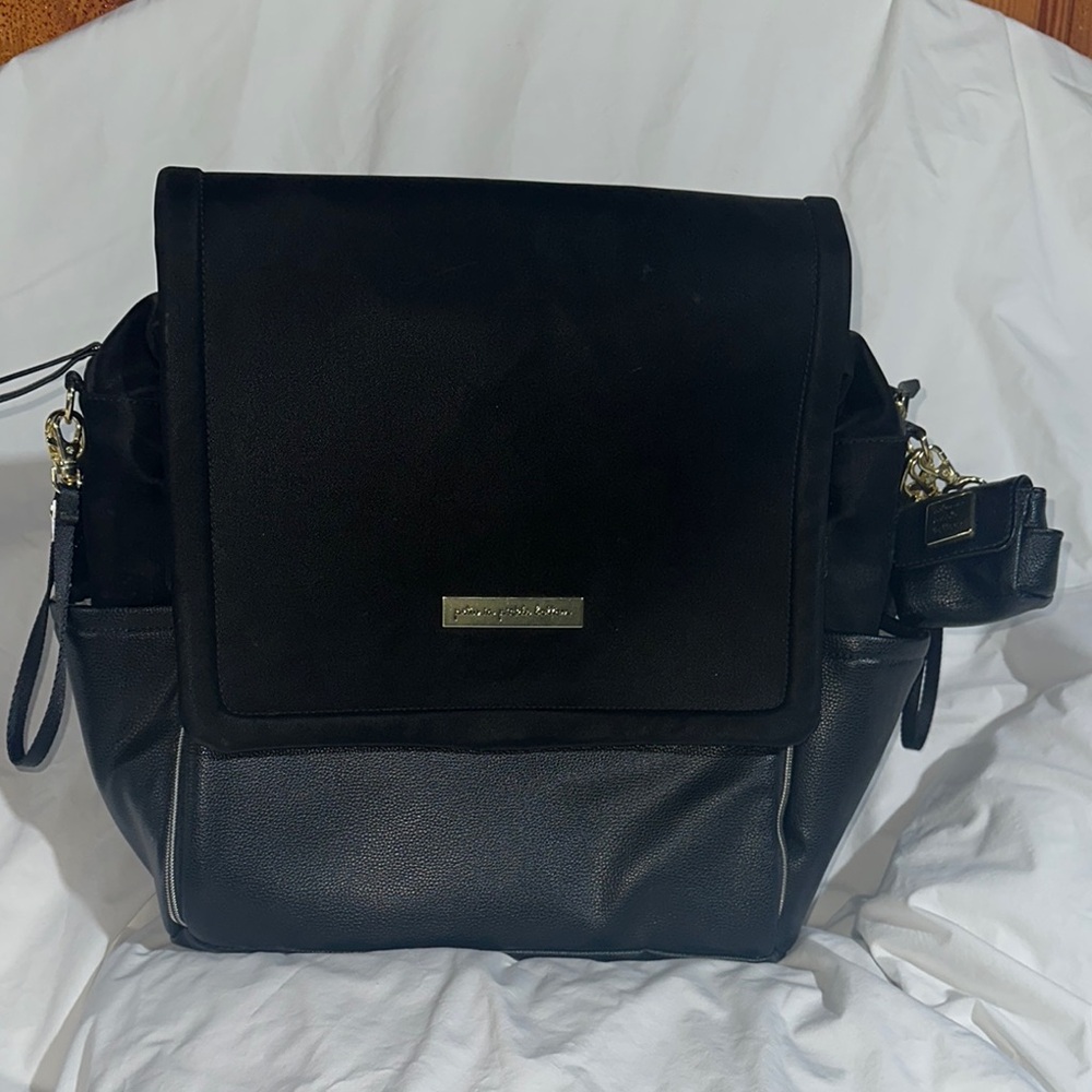 Petunia Pickle Bottom Black Messenger Bag Sleek Design